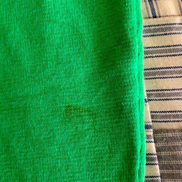 MEDIUM Harold’s Green V-Neck Sweater - Picture 4 of 4